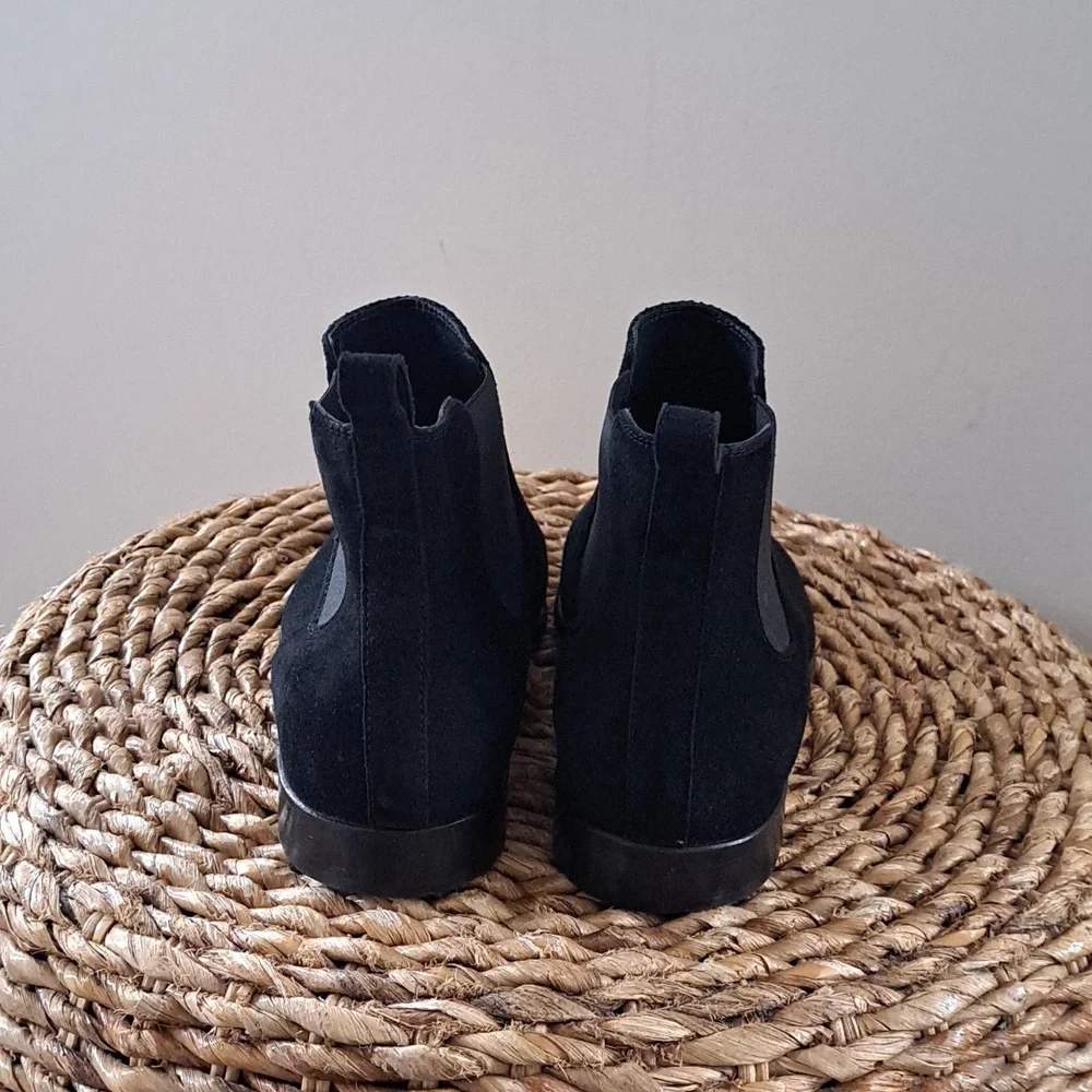 M. Gemi Womens Black Perforated Suede Ankle Booties‎ Elastic Sides EU40/US9.5
